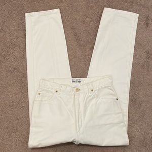 NWOT | St. John | Cream | Classic Straight Leg | Women’s Jeans | 100% cotton
